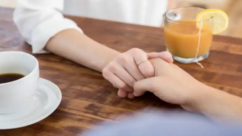 دلم گرفته شوهرم دوستم نداره