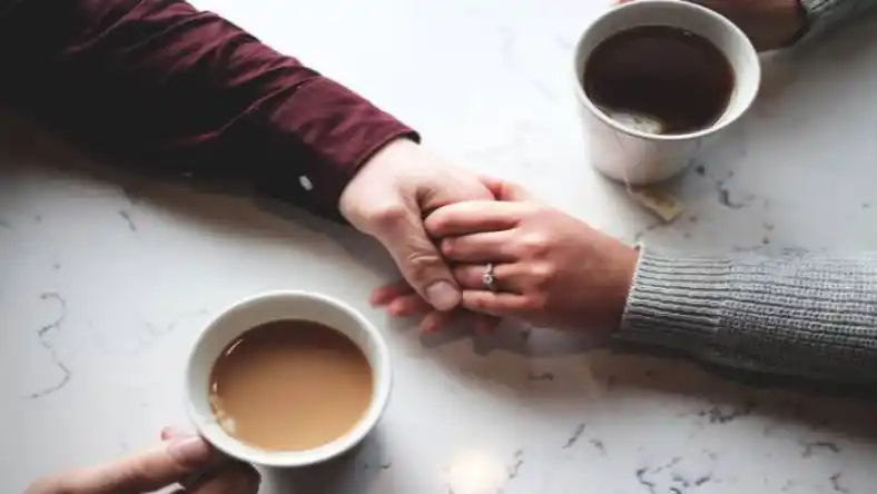 شوهرم تا نصف شب بیرونه
