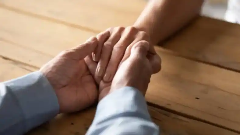 با شوهر قمارباز چه کنم