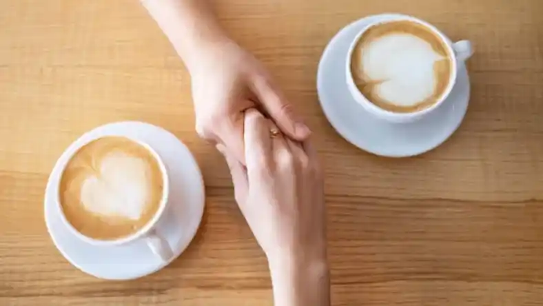 شوهرم باهام کم حرف و بی محبت چیکار کنم